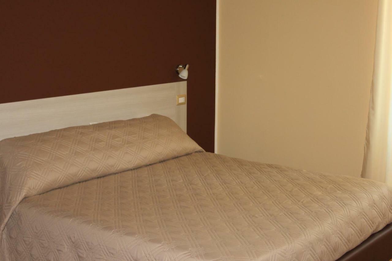 Dei Mille Bed & Breakfast Сасари Екстериор снимка